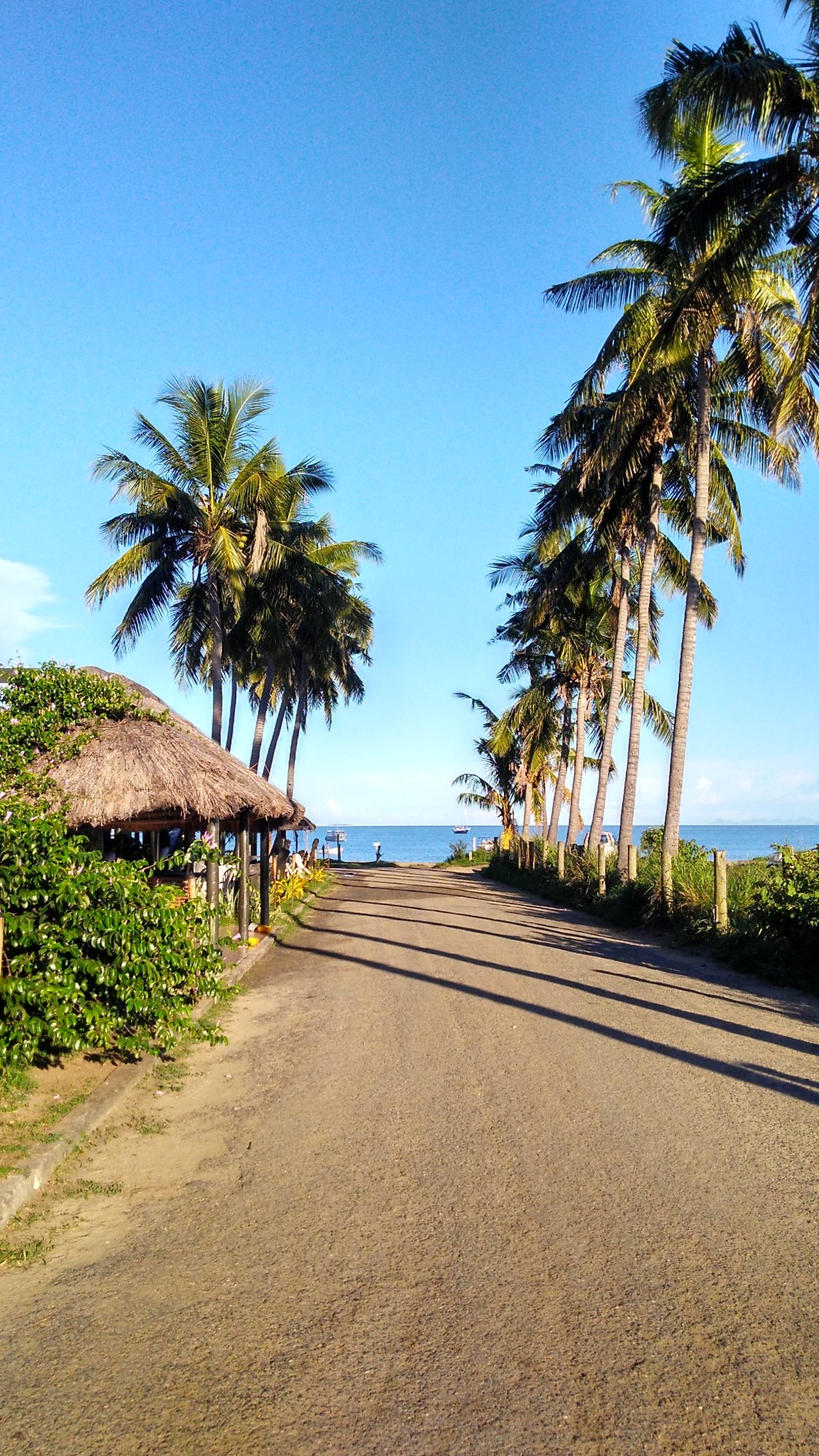 Fiji Wailoaloa Beachroad Travellers beach resort backpacker